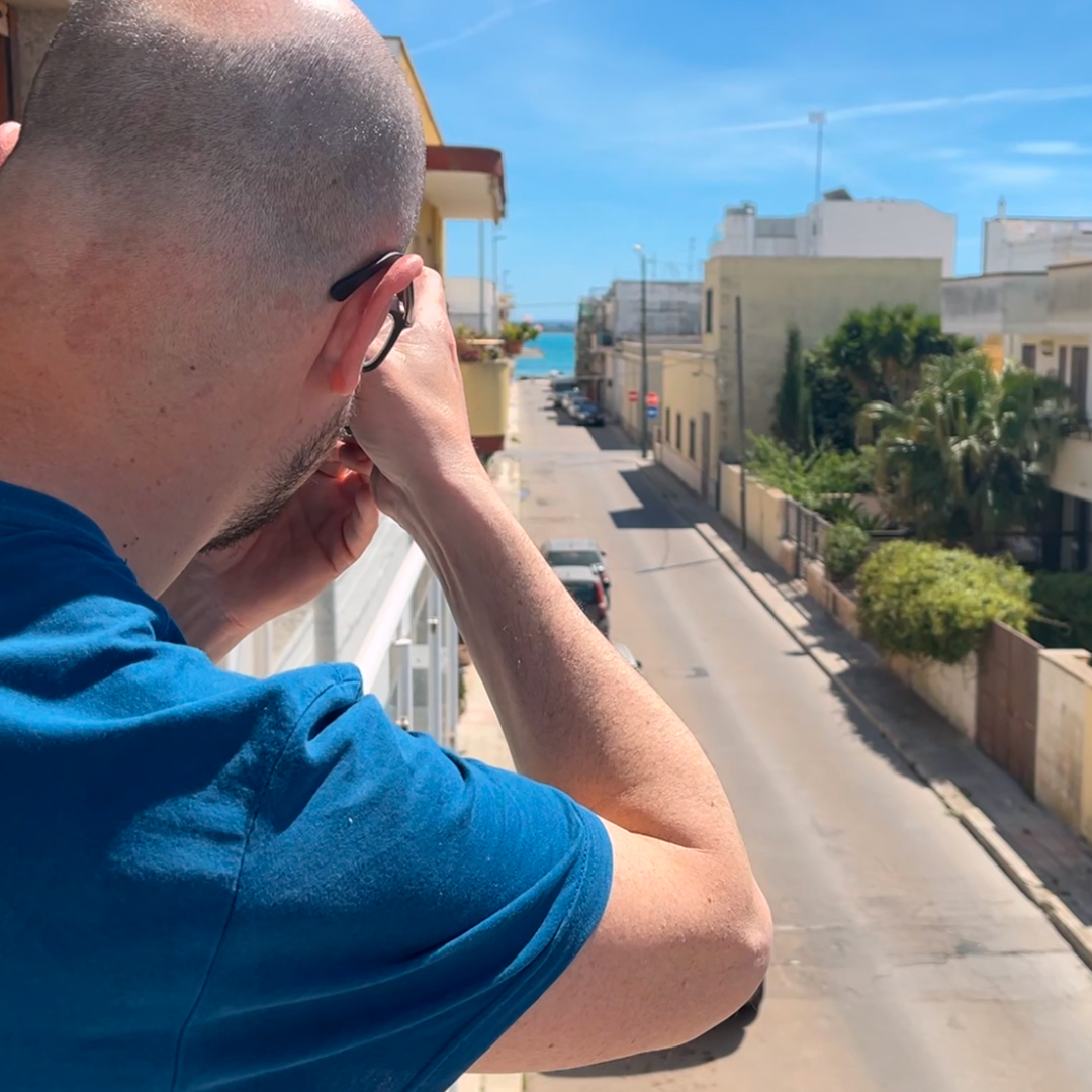 Apartments Porto Cesareo è un posto tranquillo e bene curato dove vivere la vacanza in Salento. Appena ristrutturati e rifiniti, gli appartamenti si trovano a pochi passi dal mare e da tutte le principali attrazioni di Porto Cesareo.